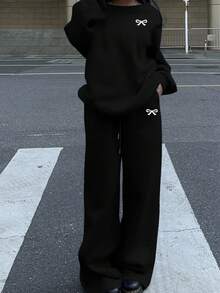 SHEIN EZwear 两件套女士蝴蝶结印花露肩宽松卫衣和阔腿加厚抓绒裤套装，适合秋冬季穿着 - 黑色 - 查看 4