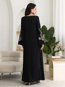 Al Najma 女士斋月刺绣优雅宽松喇叭袖阿拉伯长袍 - 黑色 - 查看 6