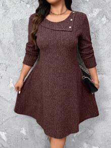 SHEIN LUNE 大码女式纯色圆领长袖纽扣设计休闲连衣裙 - 棕色 - 查看 1