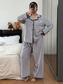 SHEIN 大码女式梭织条纹刺绣拼接长袖睡衣套装 - 深灰色 - 查看 5