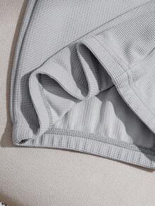 两件套针织华夫格纹理半拉链前开襟刺绣英文文字短袖上衣和短裤，时尚休闲日常穿着