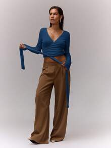 MUSERA V领裹身系带上衣，休闲百搭，适合度假、机场出行、返校季等场合，优雅春夏皆宜。 - 藏蓝色 - 查看 4