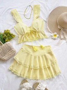 Soleia 2 件套女士套装：编织波浪纹理宽肩带荷叶边饰边系带前流苏背心和蕾丝花边双荷叶边下摆迷你裙，适合派对、约会、城市、度假、下午茶 - 芥末黃 - 查看 7