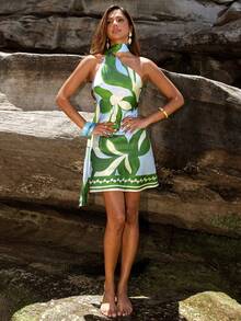 SHEIN BAE 春夏印花扎染不对称露肩露背迷你优雅缎面连衣裙，优雅印花连衣裙，性感露背夏日连衣裙，热带风情两件套，热带度假装，女士热带套装，绿色两件套 - 綠色 - 查看 2