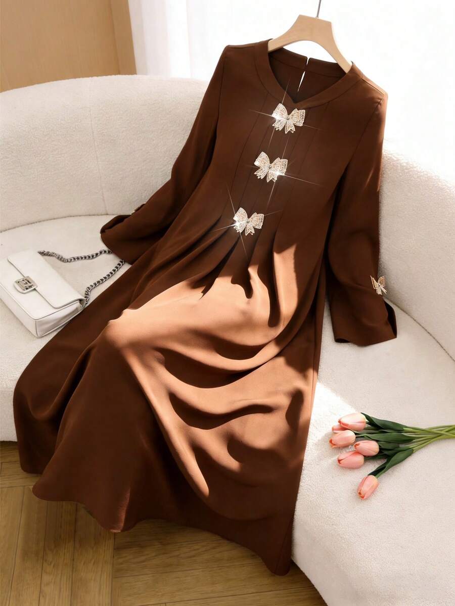 Al Najma Váy xòe cánh bướm cổ tròn tay chuông màu nâu cà phê thanh lịch
