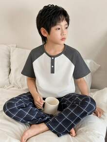 两件套男童休闲撞色插肩袖圆领装饰纽扣短袖T恤和格子图案宽松长裤睡衣套装 - 灰色 - 查看 8