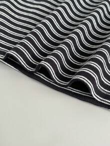 K-Vae 女士休闲圆领短袖条纹T恤 - 黑與白 - 查看 4