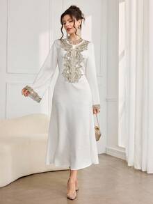 Al Najma 时尚新款重工刺绣领口奢华提花阿拉伯连衣裙 - 白色 - 查看 4