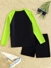 SHEIN Tween Boy Casual Minimalist Yellow & Black Ombre Rash Guard & Swim Trunks Set, Suitable For Summer - Green - View 3