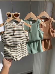 SHEIN Bộ 6 món cho bé trai mùa hè, kiểu dáng thường ngày, dễ thương, đa năng, gồm áo vest dệt kim kẻ sọc trang trí và quần short có nút cài, bộ áo vest nhiều màu sắc, bộ đồ mùa hè cho bé, bộ đồ thường ngày cho bé, quần áo mùa hè cho bé. - Nhiều màu - Xem 4