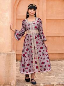 SHEIN Tween Girl Vintage Square Collar Lace Patchwork Sheer Floral Print Flare Sleeve Waist Maxi Dress - Elegant And Fashionable Golden Lace Decor Highlights Graceful Elegant; An Exquisite Design Inspired By Middle Eastern Style Dress Maxi Dresses For Women Floral Print Maxi Dress Modest Full Sleeve Dress - Multicolor - View 7