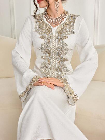 Al Najma Vestido árabe de jacquard lujoso con cuello muy bordado y de moda