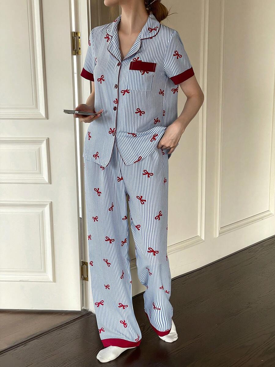 Napfluff 撞色蝴蝶结条纹印花翻领红色纽扣短袖上衣和裤子睡衣套装，春夏服装，蓝色条纹睡衣套装 - 藍色 - 查看 1