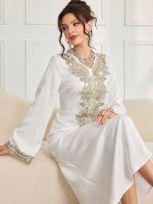 Al Najma 时尚新款重工刺绣领口奢华提花阿拉伯连衣裙 - 白色 - 查看 6