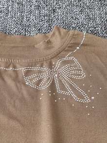 SHEIN Clasi Áo thun nữ cỡ lớn, kiểu dáng thường ngày Trung Quốc, thích hợp mặc đi nghỉ mát, dịp lễ Thánh Patrick, Lễ Phục Sinh, Lễ Tình Nhân, Giáng Sinh, Lễ Tạ Ơn. Chất liệu mềm mại, rộng rãi, thoải mái, đa năng, tôn dáng, thích hợp cho mùa xuân/hè, ngày Quốc khánh. - Màu nâu  Mocha - Xem 6