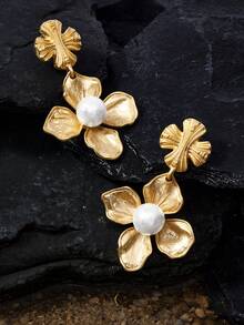 Opalesca 1 Pair Fashionable & Elegant Flower Shaped Pearl Dangle Earrings For Women,Outfits,Old Money,Wedding/Bridal Accessories,Western Jewelry,Fairycore/Fairy,Pearl,Fall/Autumn/Winter,For Mom/Women/Girl/Mother,Elegant - Gold - View 3