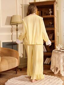 PalaceNights 大码蕾丝拼接长袖上衣和荷叶边阔腿裤睡衣套装 - 黃色 - 查看 2