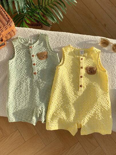 SHEIN 2件套男女宝宝休闲可爱小熊图案糖果色格子无袖连体衣短裤套装，适合春夏季节、生日派对、婚礼、婴儿派对等场合。