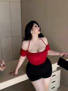 Vibekara 大码女式纯色露肩吊带修身性感时尚T恤 - 酒紅色 - 查看 6