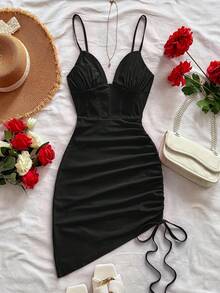 Soleia 女士红色针织V领鱼骨腰褶皱不对称下摆迷你吊带裙，度假款 - 黑色 - 查看 5