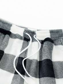 Manfinity Hypemode Men's Black & White Plaid Fleece Straight Leg Pants, Autumn/Winter Men Plaid Pants Men Baggy Sweatpants Men Jogger Pants Men Black And White Pants Daily Leisure, Weekend Trips, Outdoor Activities, Travel Expeditions, Relaxed Work Environments Or Semi-Formal Occasions,Boyfriend/Husband Gift, Anniversary Gift Christmas Outfits Men Oversized Pants Men Street Wear Pants