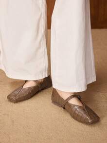 MOTF 女士方头PU皮革鳄鱼纹平底鞋 - 紫紅色 - 查看 8