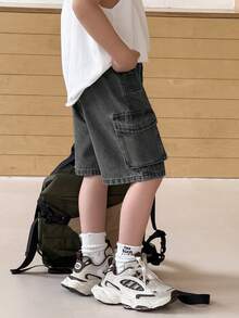 SHEIN Young Boy New Fashion Casual Loose Fit Baggy Blue Denim Cargo Shorts For Kids Spring/Summer Clothes Daily Wear Outfits