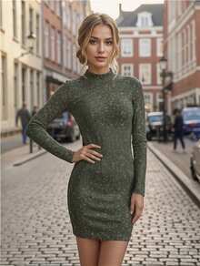 Vestido Corto Ajustado con Manga Larga y Cuello Alto de Invierno de Tela Hachi para Mujer - Verde - Ver 3