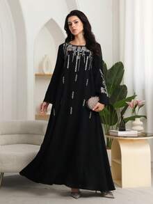 Al Najma 女士斋月刺绣优雅宽松喇叭袖阿拉伯长袍 - 黑色 - 查看 3