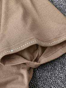 SHEIN Clasi Áo thun nữ cỡ lớn, kiểu dáng thường ngày Trung Quốc, thích hợp mặc đi nghỉ mát, dịp lễ Thánh Patrick, Lễ Phục Sinh, Lễ Tình Nhân, Giáng Sinh, Lễ Tạ Ơn. Chất liệu mềm mại, rộng rãi, thoải mái, đa năng, tôn dáng, thích hợp cho mùa xuân/hè, ngày Quốc khánh. - Màu nâu  Mocha - Xem 4