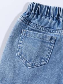 Quần jeans ống đứng cho bé gái, chất liệu denim mềm mại màu xanh nhạt, cạp chun điều chỉnh được với dây buộc ruy băng, thêu nơ bạc xinh xắn, nhiều túi thời trang, phù hợp cho mặc hàng ngày, đi nghỉ mát, ở nhà, dự tiệc, một món đồ không thể thiếu trong tủ quần áo quanh năm. - Rửa nhẹ - Xem 5