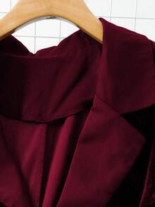 GlowEve CURVE 大码女士缎面翻领优雅通勤天鹅绒西装外套，秋冬女士套装，女士西装外套，女士西装套装 - 酒紅色 - 查看 6