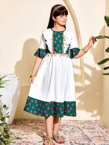 SHEIN 1pc Girls' Traditional Arab Abaya Dress,White Floral,Summer,Boho,Family Matching,Round Neck Patchwork Flare Sleeve,Ruffle Hem Golden Floral Trim,Green - White - View 7