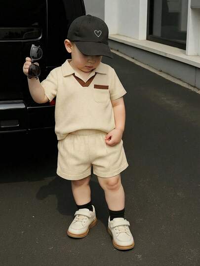 SHEIN Playful Pals 2 件套幼儿男童时尚舒适 Polo 衫和休闲短裤套装，适合日常外出和度假，男婴服装，夏季