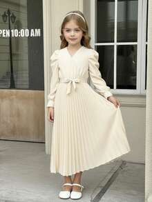SHEIN Serisse Kids 女童休闲泡泡袖长袖荷叶边V领褶皱长连衣裙，小女孩春季长袖连衣裙 - 杏色 - 查看 9