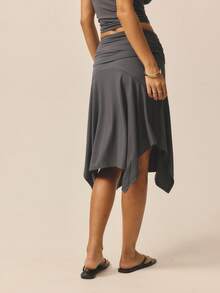 Aralina 女士休闲时尚优雅奢华低腰手帕式中长裙，完美适用于圣诞派对、新年派对、活动季和派对季的着装。 - 灰色 - 查看 2