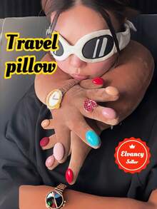 Joivida 创意旅行枕 超柔软环绕式飞机颈枕 带可爱抱臂 长途飞行火车汽车旅行 便携式 U 型记忆棉拥抱睡眠枕 女性女孩办公室午睡家居装饰礼品 2025