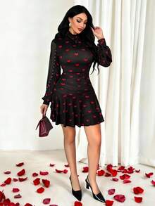 Vavine 红色爱心印花优雅派对及日间百褶高领网纱撞色长袖串珠迷你连衣裙，女士秋冬款 - 彩色 - 查看 7