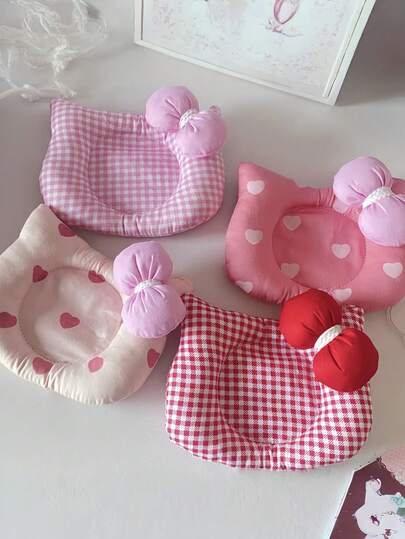 Pudra Mavisi Ekose Kapitone Bardak Altlığı, Fiyonklu Kedi Bardak Altlığı, Ev Masaüstü Dekorasyonu İçin Sevimli Poli Kedi Bardak Altlığı, Arkadaşlar İçin Sevimli Ev Dekorasyon Hediyesi, Eve Taşınma Hediyesi