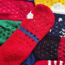 12 pares de calcetines navideños de pelo de coral con diseños animados de animales, calcetines para dormir, peludos, hogareños y para suelo - 12 pares de colores mixtos - Ver 8