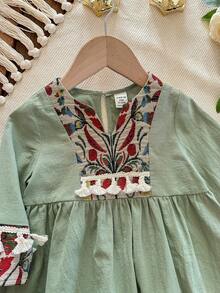 SHEIN 2pcs Baby Girl Vacation Casual Floral Print Long Sleeve Shirt & Elastic Waist Pants Set - Green - View 6