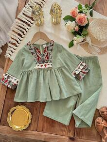 SHEIN 2pcs Baby Girl Vacation Casual Floral Print Long Sleeve Shirt & Elastic Waist Pants Set - Green - View 5