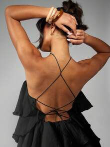 MISSGUIDED Vestido mini de organza con volantes, cuello halter y detalle de cordones en la espalda, vestido de fiesta con capas escalonadas para eventos especiales - Negro - Ver 4