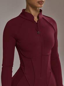 Musera Sport Jumpsuit Lengan Panjang Pas Badan dengan Detail Piping Kontras dan Resleting di Bagian Belakang Terbuka, Cocok untuk Olahraga Musim Dingin, Gym, dan Latihan Padel. - Burgundy - View 4