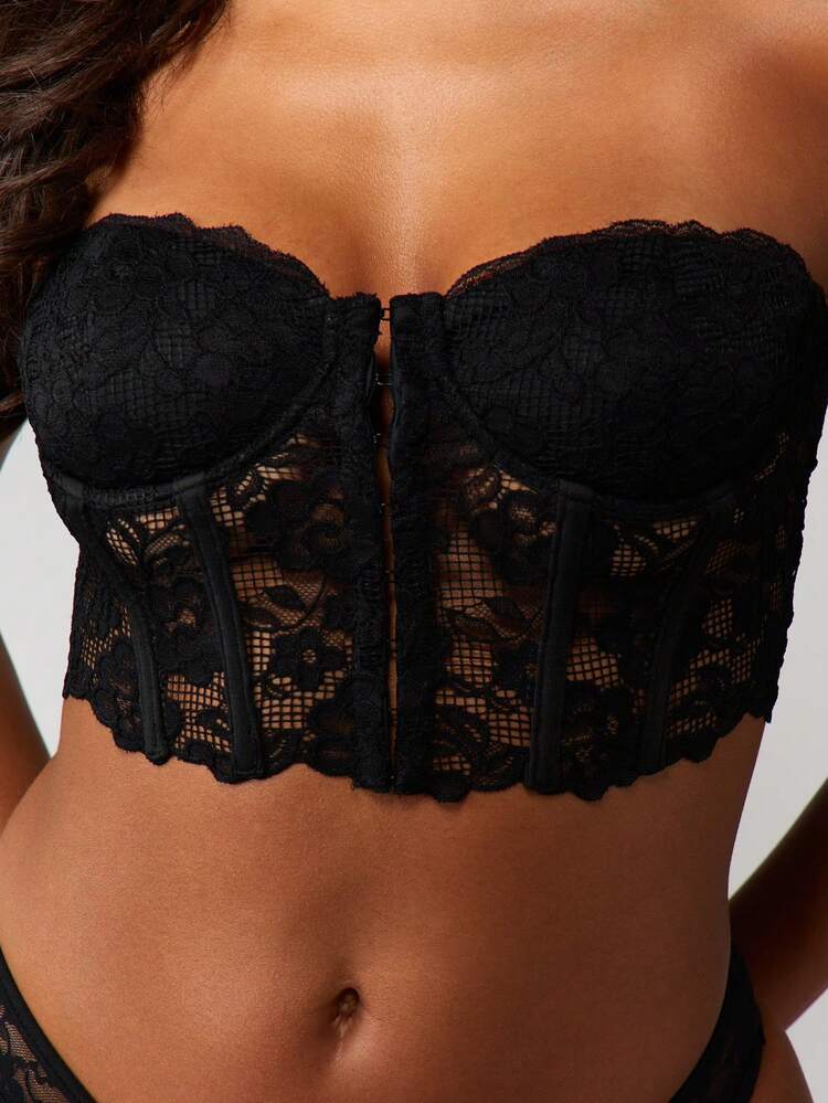 MISSGUIDED Scalloped Lace Hook Eye Bandeau Top Strapless Bralette Crop Top Sweetheart Neckline Bustier Corset Style Evening Party Club Wear Lingerie Inspired Top