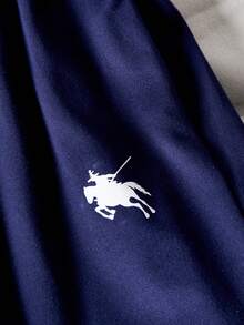 SHEIN Explorewe Bộ đồ 2 món thời trang thường ngày cho bé trai, phong cách đường phố, phối màu xanh xám trắng, gồm áo thun cổ tròn tay ngắn in logo nhỏ và hình ngựa Pony, và quần short. - Nhiều màu - Xem 4