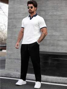 Manfinity CasualCool 男士撞色滚边短袖 Polo 衫和黑色抽绳腰裤套装 - 彩色 - 查看 5