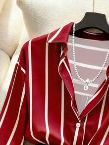 GlowEve 条纹衬衫和不对称百褶裙裤，优雅两件套女装 - 紅色 - 查看 3