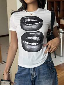 SHEIN EZwear 女士街头休闲黑白唇印圆领短袖修身T恤，夏季女式印花T恤，印花上衣，女式印花T恤