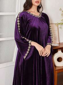 Al Najma Elegant Embroidered Loose Plus Size Women Arabic Style Dress - Purple - View 3